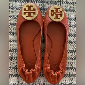 Authentic Tory Burch Leather Flats in Mandarine